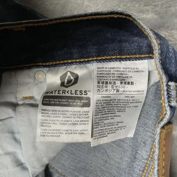 Levi's 501 Jeans Womens W25 L30 Blue Medium Wash Straight Button Fly Classic - Picture 8 of 14